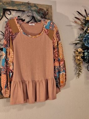 Umgee Blush Pink  Multi-Print Raglan Sleeves Top. Great Condition Size Large